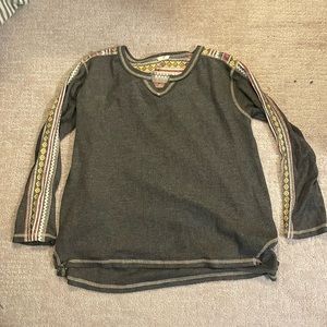 Waffle shirt with stitching down sleeves and on shoulders